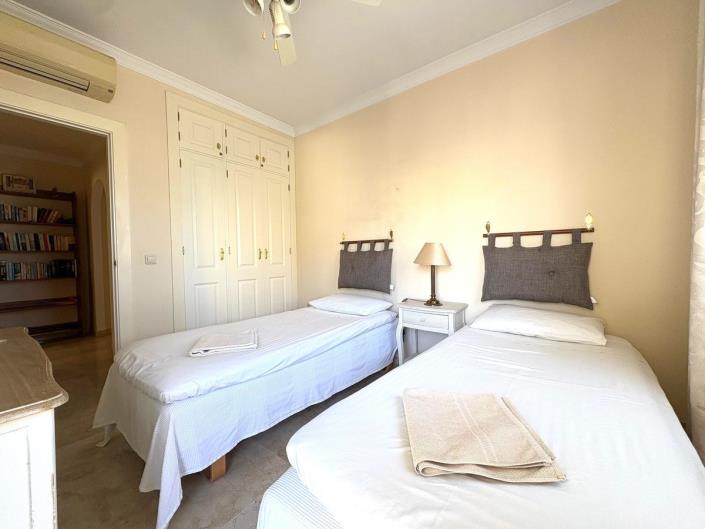 Image No.18-3 Bed Apartment for sale