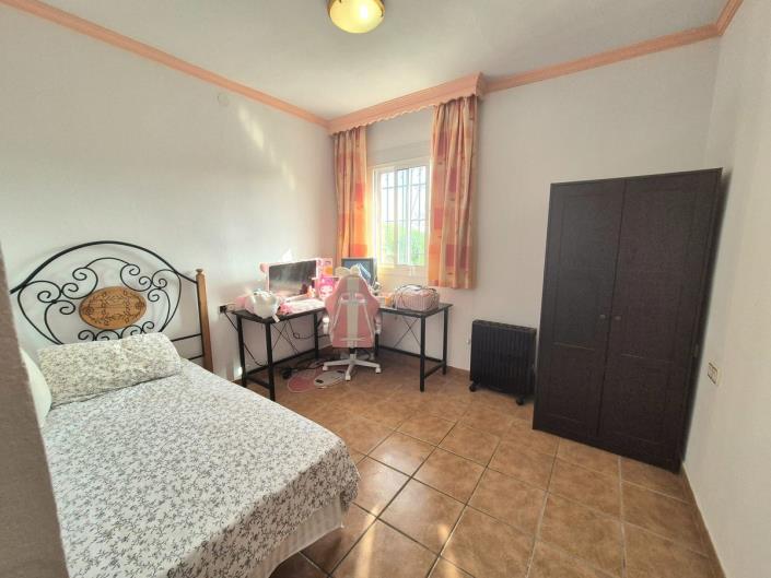 Image No.28-5 Bed Villa / Detached for sale