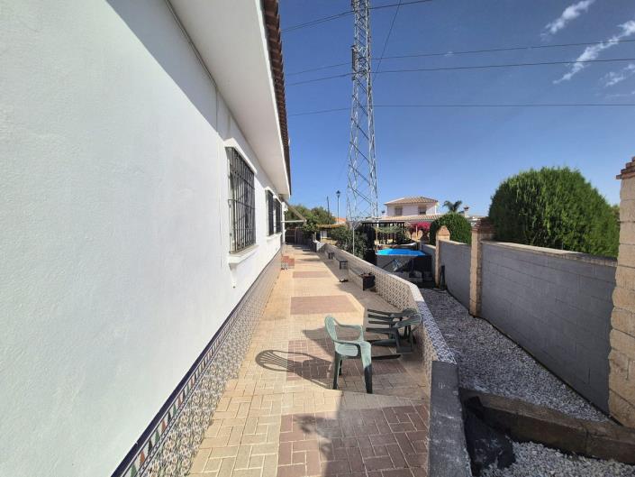 Image No.56-5 Bed Villa / Detached for sale