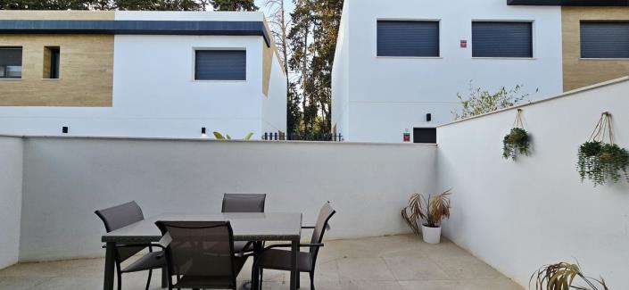 Image No.7-3 Bed Townhouse for sale