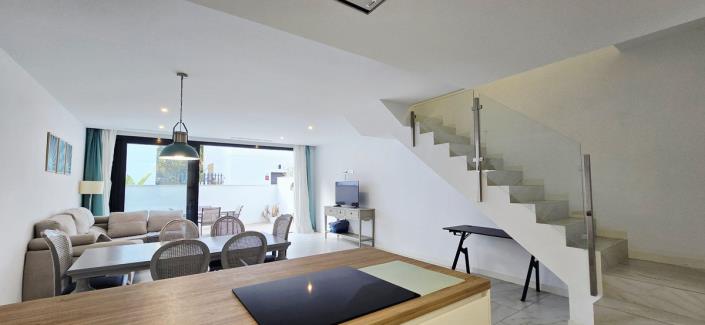 Image No.11-3 Bed Townhouse for sale