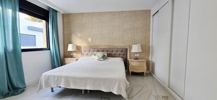 Image No.14-3 Bed Townhouse for sale