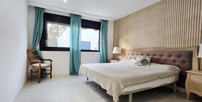 Image No.16-3 Bed Townhouse for sale