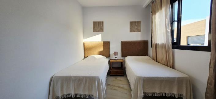 Image No.19-3 Bed Townhouse for sale