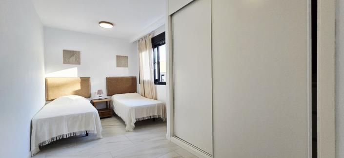 Image No.20-3 Bed Townhouse for sale