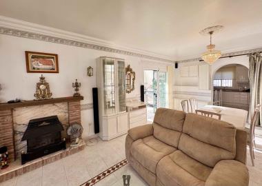 11-20939a0134ad724a8cb2a801094d15a4