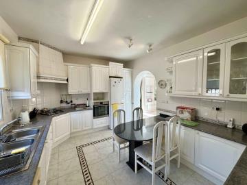 13-5fd73dea700db77384c091ca9818b1a9