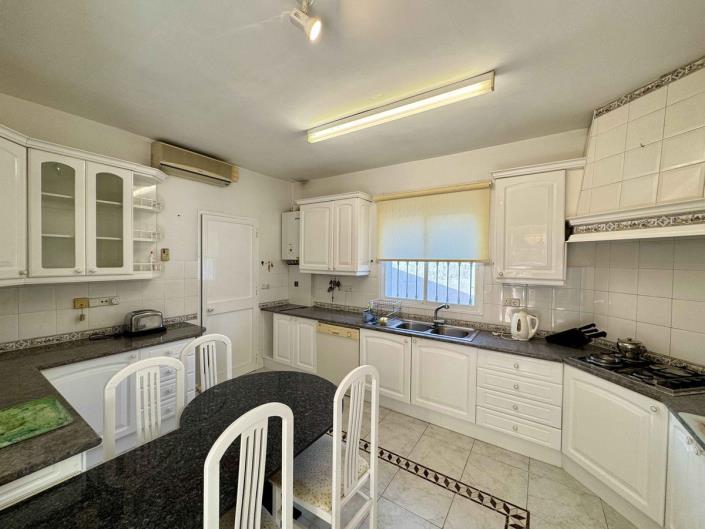 Image No.16-3 Bed Villa / Detached for sale