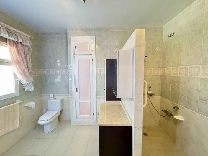 Image No.21-3 Bed Villa / Detached for sale