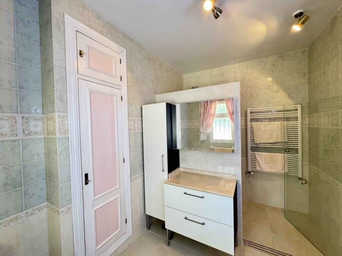 Image No.22-3 Bed Villa / Detached for sale