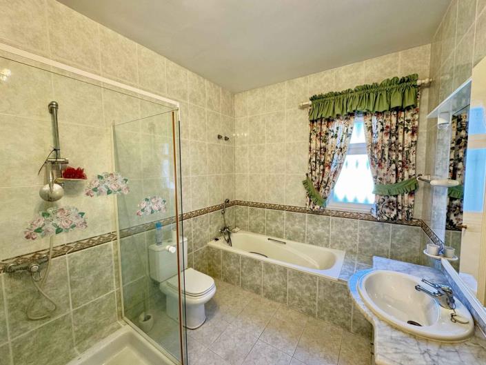 Image No.25-3 Bed Villa / Detached for sale