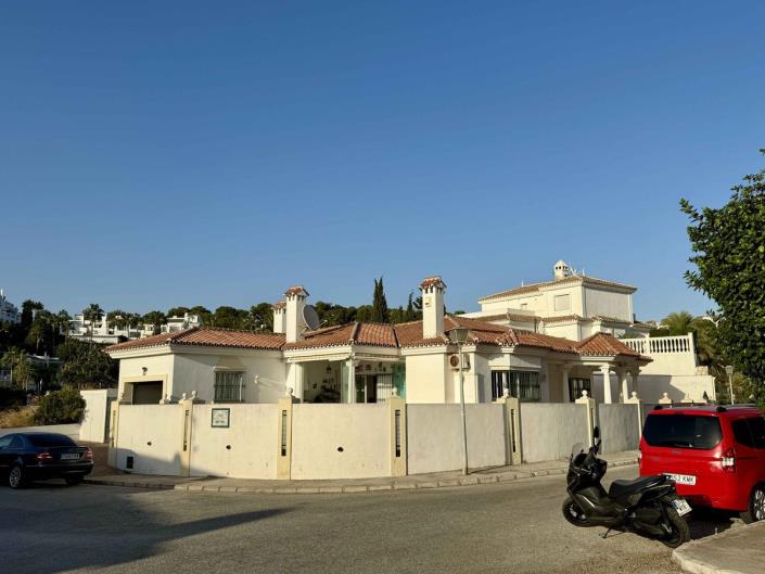 Image No.30-3 Bed Villa / Detached for sale