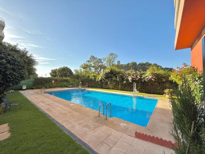 Image No.20-2 Bed Apartment for sale