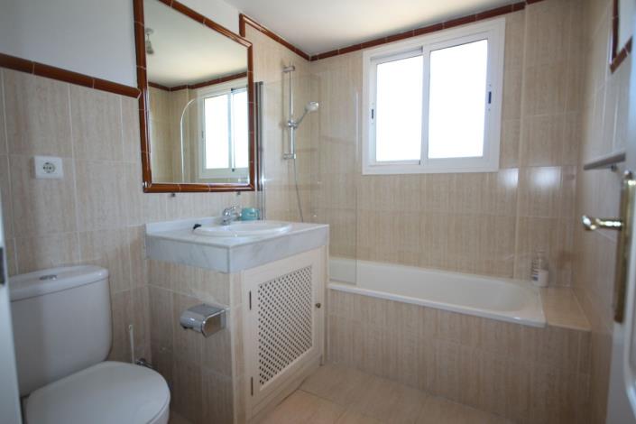 Image No.24-3 Bed Apartment for sale