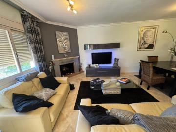 2-5bd7b9d04b45e33852eaf0ec6670150d