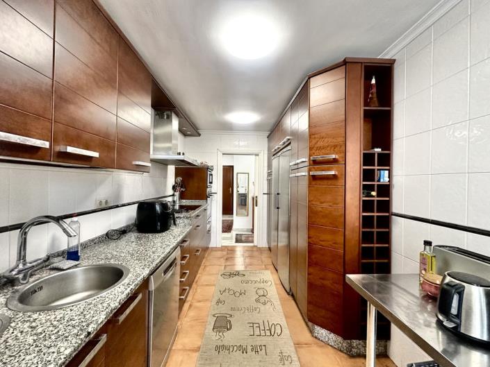 Image No.10-3 Bed Apartment for sale