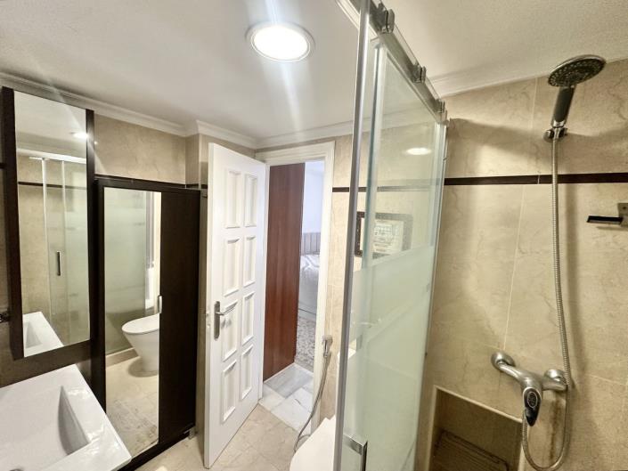 Image No.18-3 Bed Apartment for sale