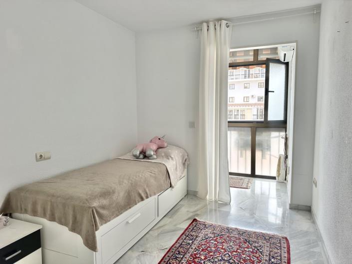 Image No.19-3 Bed Apartment for sale