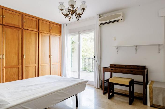 Image No.22-5 Bed Villa / Detached for sale