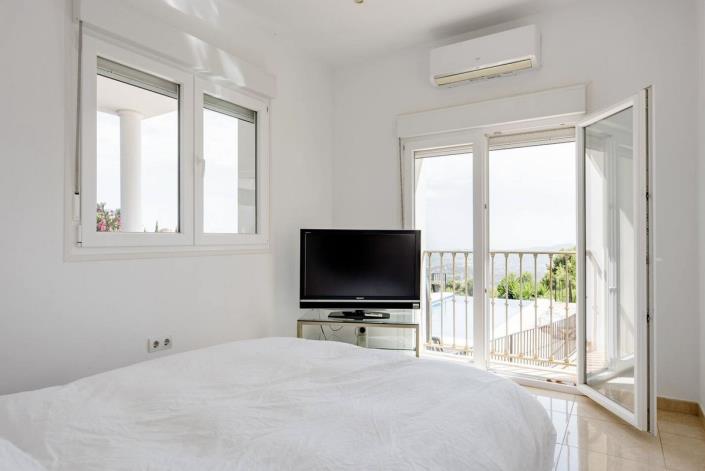 Image No.25-5 Bed Villa / Detached for sale