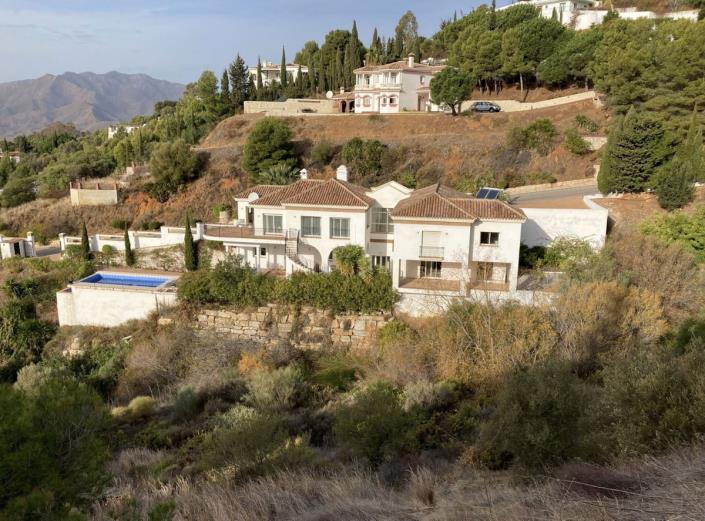 Image No.44-5 Bed Villa / Detached for sale