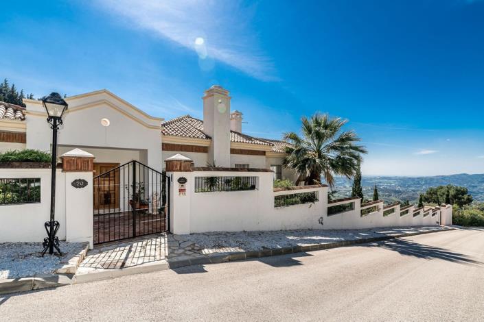 Image No.48-5 Bed Villa / Detached for sale