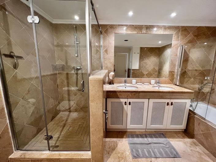 Image No.27-3 Bed Apartment for sale