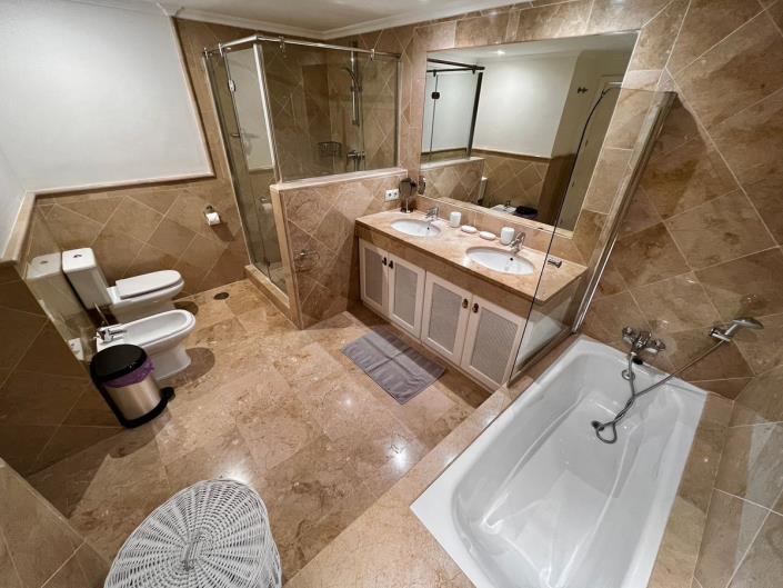 Image No.48-3 Bed Apartment for sale