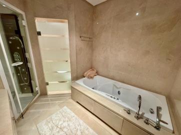 12-53013098fcab6c38b1379cd33298e050