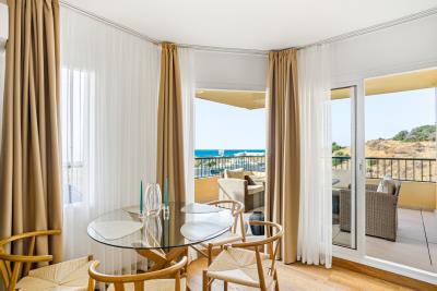 13-5fd73dea700db77384c091ca9818b1a9