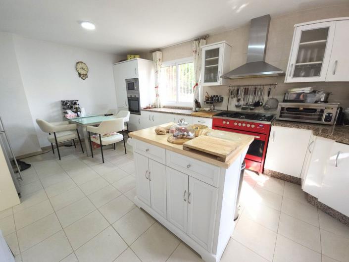 Image No.6-4 Bed Villa / Detached for sale