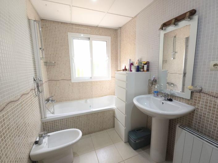 Image No.26-4 Bed Villa / Detached for sale