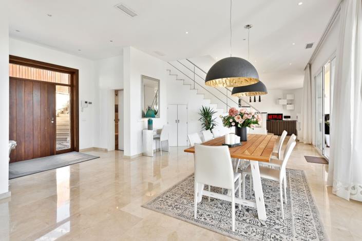 Image No.8-4 Bed Villa / Detached for sale