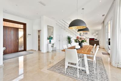 8-e64a9055bba3e77ac8aca3b893cdf826