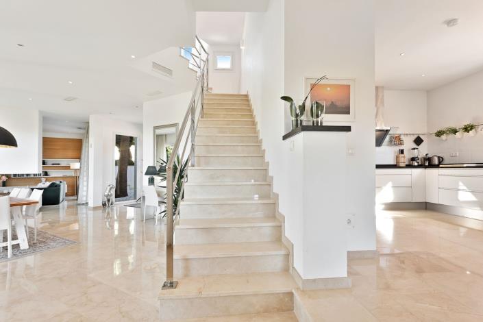 Image No.27-4 Bed Villa / Detached for sale