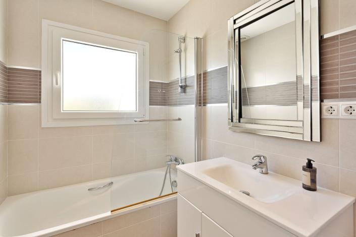 Image No.45-4 Bed Villa / Detached for sale