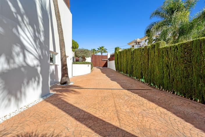 Image No.59-4 Bed Villa / Detached for sale