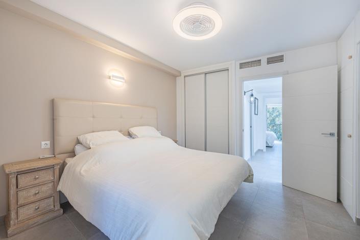 Image No.14-3 Bed Townhouse for sale