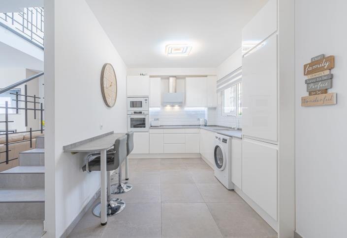 Image No.26-3 Bed Townhouse for sale