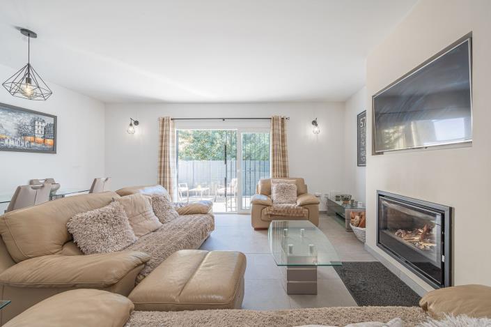 Image No.29-3 Bed Townhouse for sale