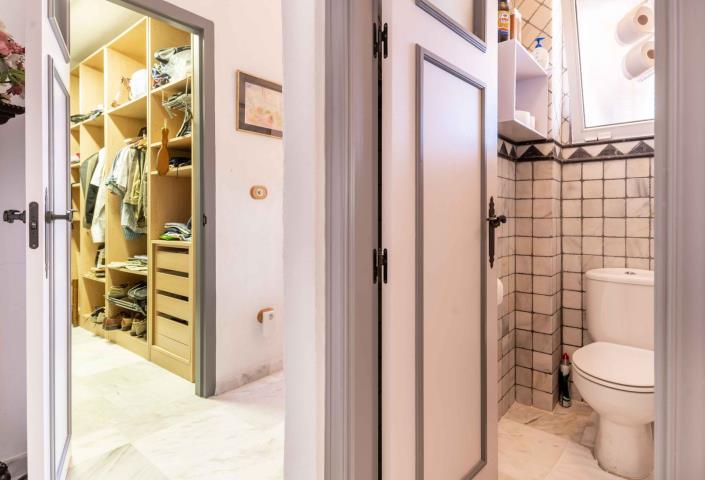 Image No.27-5 Bed Villa / Detached for sale