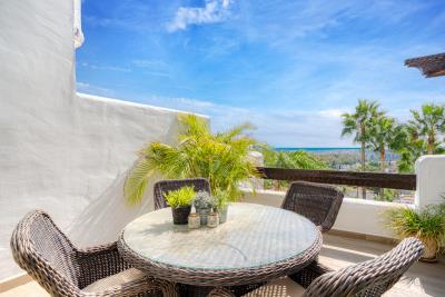 10-bb915d1cb19341576dcdc994b81ab9c5