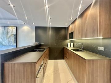 11-20939a0134ad724a8cb2a801094d15a4