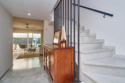 11-20939a0134ad724a8cb2a801094d15a4