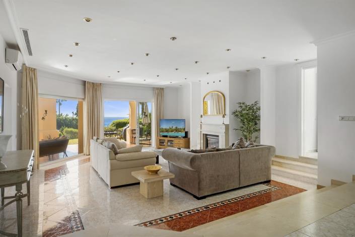 Image No.5-5 Bed Villa / Detached for sale