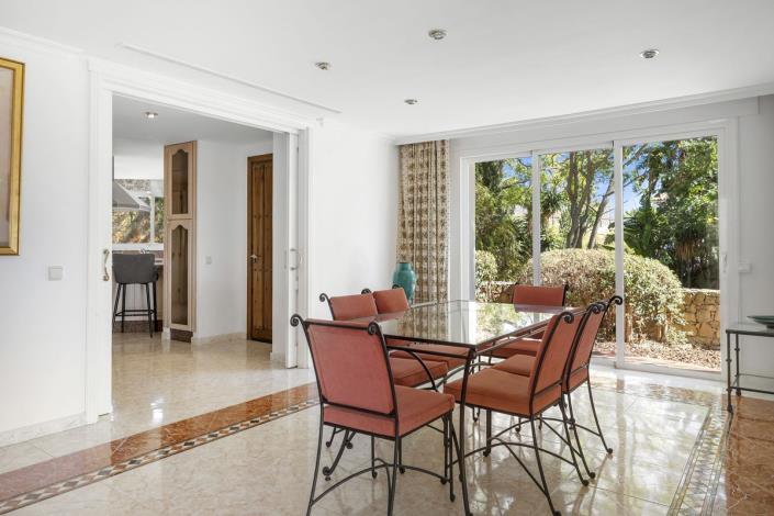 Image No.9-5 Bed Villa / Detached for sale