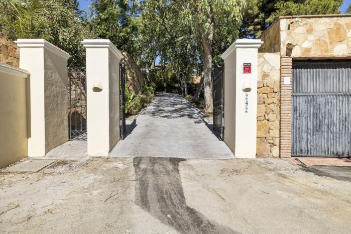 Image No.35-5 Bed Villa / Detached for sale