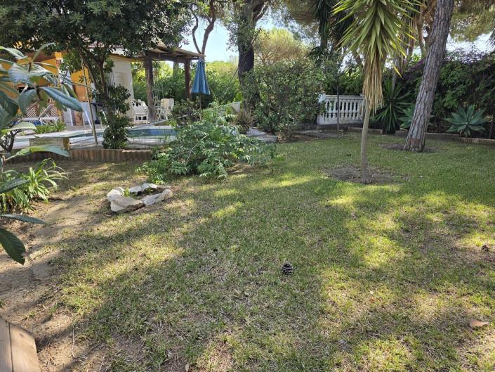 Image No.18-4 Bed Villa / Detached for sale