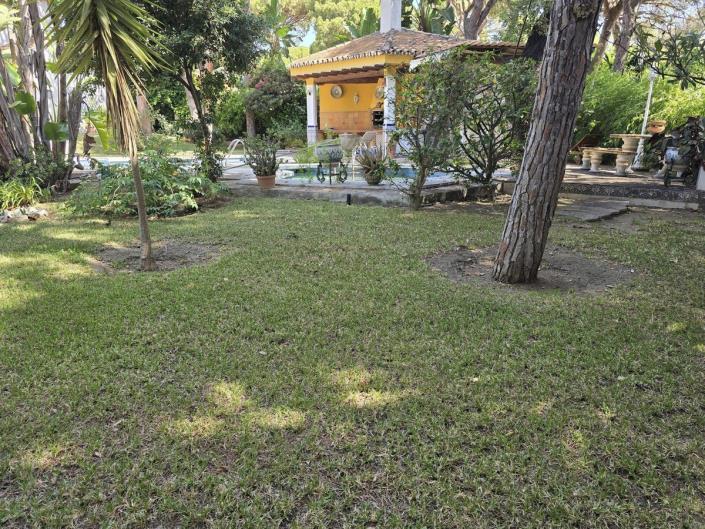 Image No.19-4 Bed Villa / Detached for sale