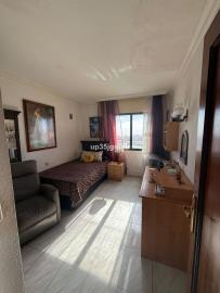 10-bb915d1cb19341576dcdc994b81ab9c5